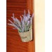 أزهار الخزامي الأصطناعية ذات التصميم الجميل والمزودة بحوض خشبي ذو تصميم تقليدي