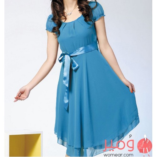 فستان صيفى قصير انيق وجذاب ذا اكمام قصيره وتنوره واسعه 