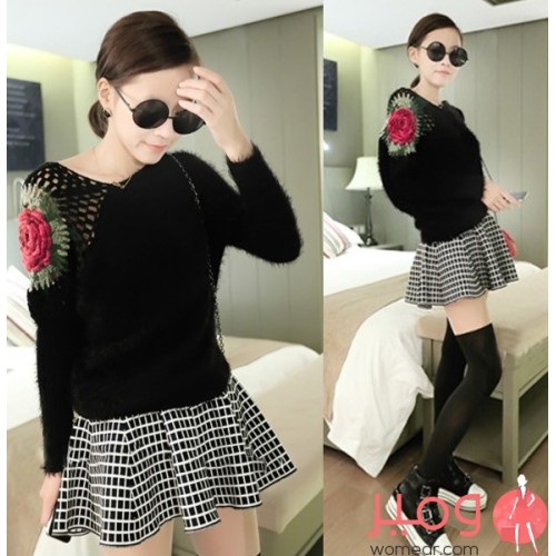 بلوفر أنيق وجذاب أكمام طويلة  يوجد على الكم زهره تزينه وتمنحه مظهر أكثر أناقة