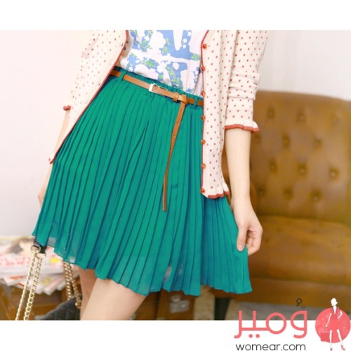 تنورة واسعة قصيرة (بكسرات)  مع حزام رفيع قابل للتعديل  