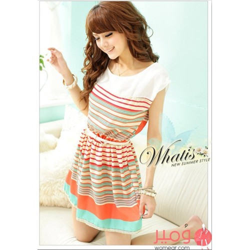 فستان مخطط من الشيفون  يأتي مع حزام رفيع قابل للتعديل ، يمنحك مقاس مضبوط