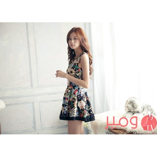 فستان قصير صيفى أنيق ومثير بأكمام عارية مزين بطبعات نقوش تغطى كامل التصميم 