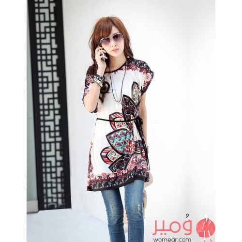 بلوزة صيفية أنيقة وجذابة أكمام قصيرة مزينة بطبعات نقوش على جانب التصميم 