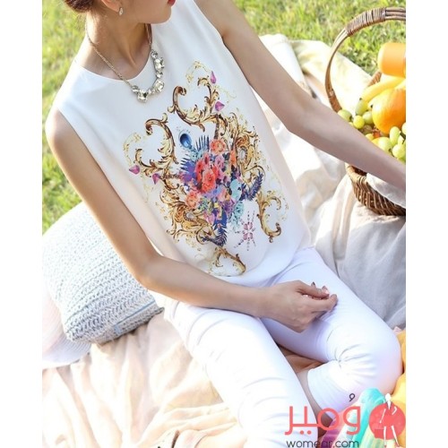 بلوزة نسائية صيفية جذابة أكمام عارية مزينة بطبعات نقوش فى منتصف التصميم 