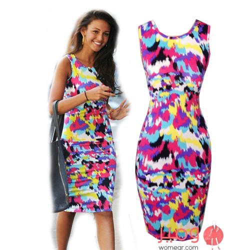 فستان صيفى قصير مثير قصة ضيقة أكمام عارية مزين بنقوش تغطى كامل التصميم 