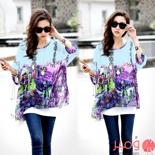 بلوزة صيفية أنيقة وجذابة أكمام قصيرة مزين بطبعات نقوش تغطى كامل التصميم 