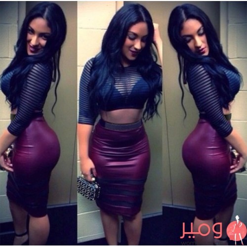 فستان قصير من قطعتين أكمام طويلة وعارى البطن