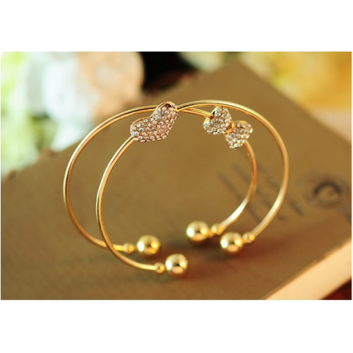 سوار من قطعتين  بشكل قلب وفيونكة 