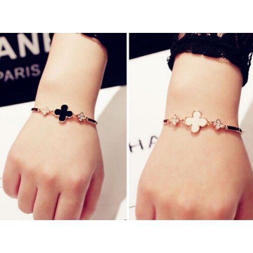 سوار بشكل وردة شيك وجذاب 