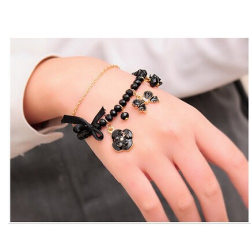 سوار رائع مزين بحجر الراين