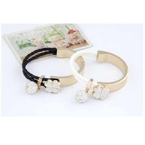 سوار شيك وجذاب بشكل قلوب 