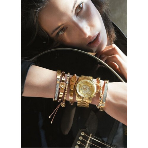 سوار متعدد الطبقات جذاب 