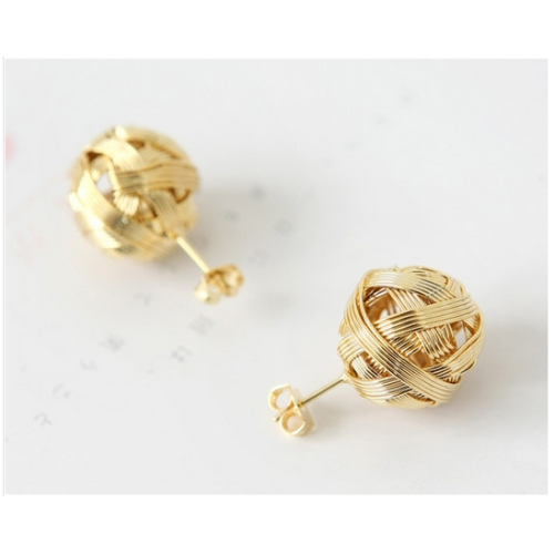 أقراط دبوسية تصميم راقي