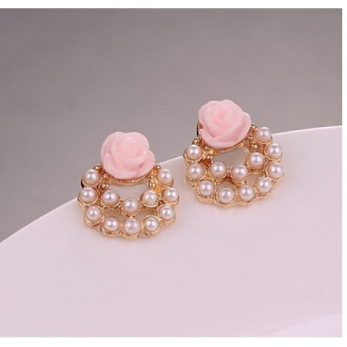 أقراط ناعمة وجميلة للأذن