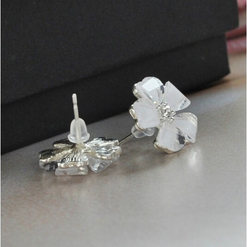 أقراط بشكل زهور 