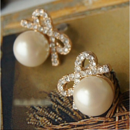 أقراط تصميم ناعم للأذن