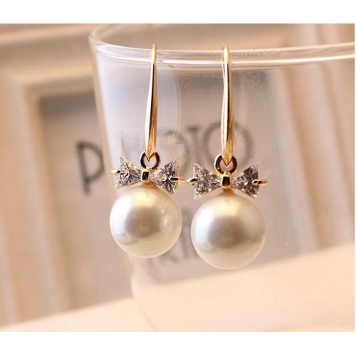 أقراط من الكريستال الجميل للأذن