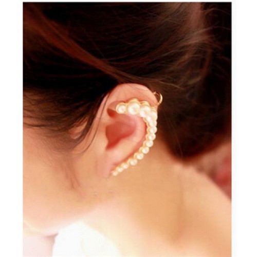 أقراط تصميم عصري للأذن