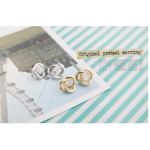 قرط  للأذن جميل