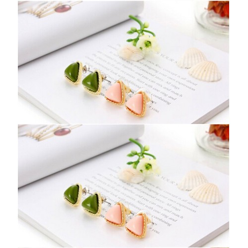 أقراط دبوسية مثلثة 