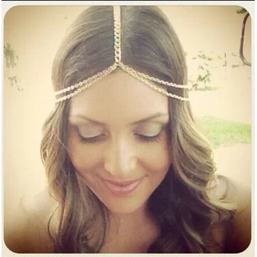 إكسسوار بلون الذهب جميل للشعر