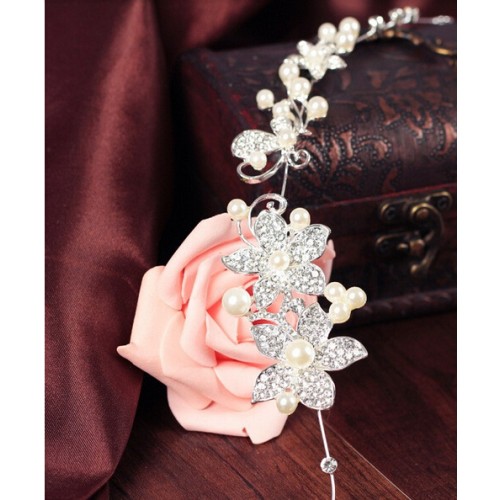 إكسسوار للشعر لحفلات الزفاف 