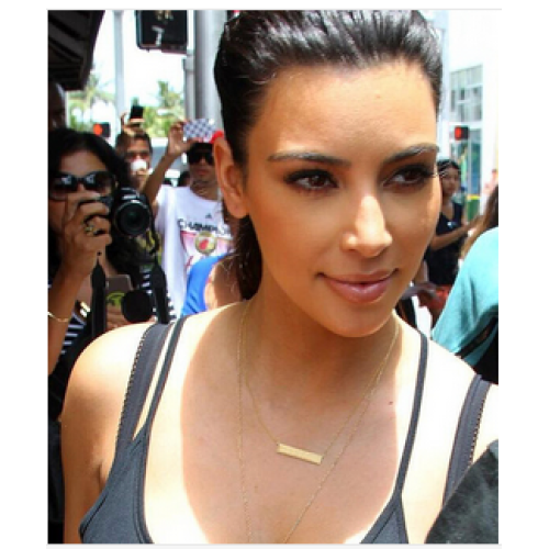 قلادة تصميم بسيط عصري