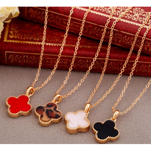 عقد بقلادة بشكل سلاسل 