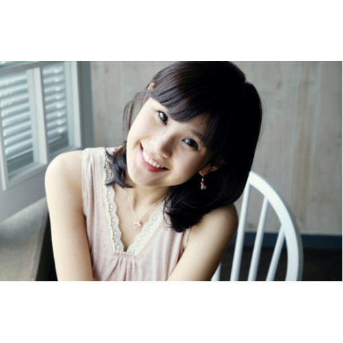 قلادة من الكريستال جميلة