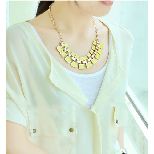 عقد بقلادة شيك  