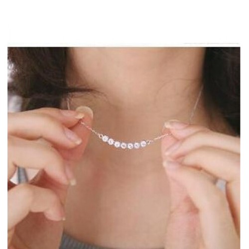 قلادة قصيرة ناعمة من الكريستال