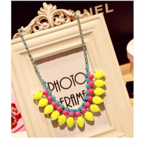 عقد بقلادة شيك وجذاب 