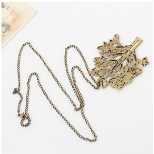 قلادة رائعة بتصميم طائر