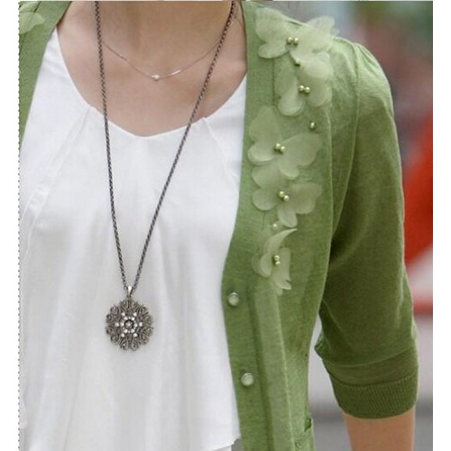 قلادة رائعة بتصميم جميل