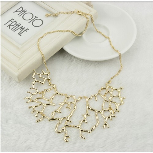 قلادة بألوان وتصميم رائع 