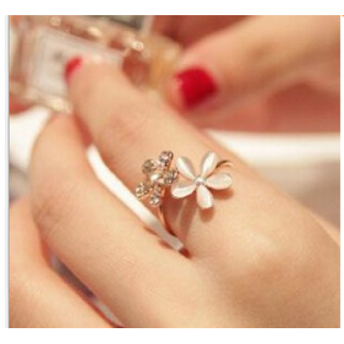 خاتم جميل بشكل زهرة مميز