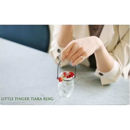 خاتم بشكل تاج 