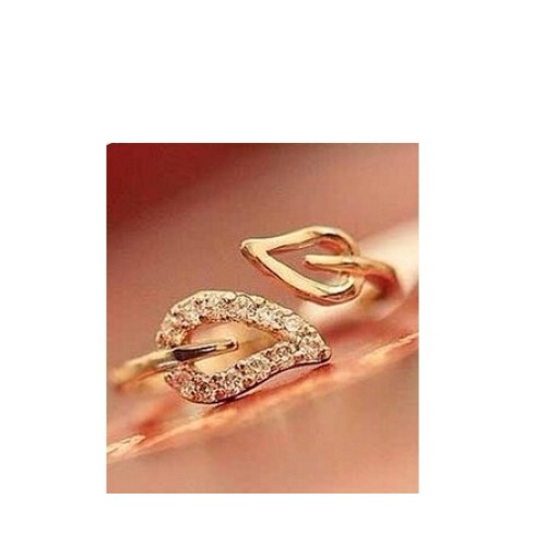 خاتم جميل بشكل ورق الشجر