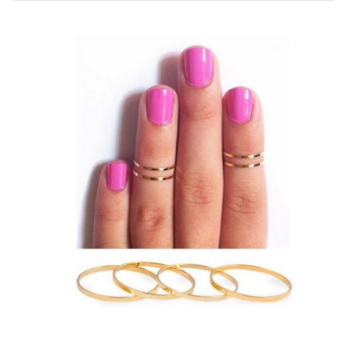 خاتم باللون الذهبي غاية في الرقة والجمال 