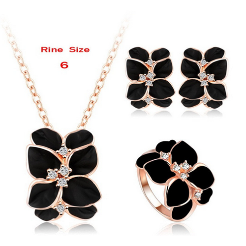 طقم (خاتم وعقد بقلادة وأقراط دبوسية )شيك 