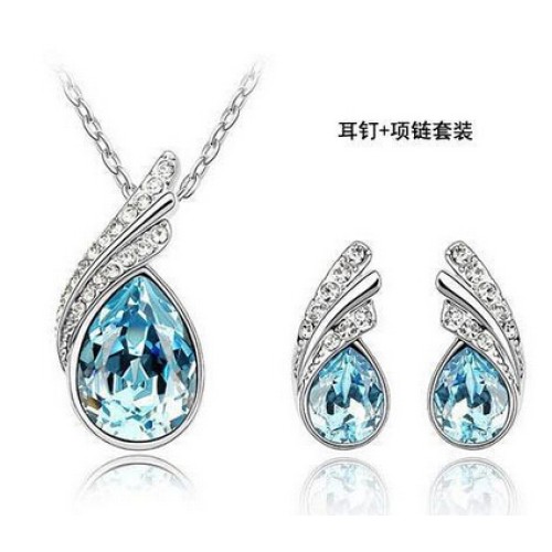 طقم (عقد بقلادة وأقراط دبوسية) شيك وجذاب